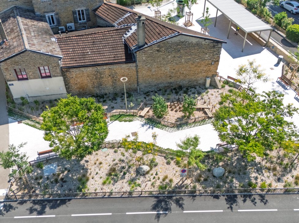Place de la Liberté – Réemploi et Désimperméabilisation d&rsquo;une place de village